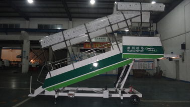 China Weißes Flugzeug-Fallreep, CER Flughafen-Bodenunterstützungs-Ausrüstung fournisseur