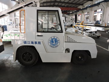 China Weißer Flugzeug-Schlepper-Hochleistungstraktor 130 - 165 Millimeter-Bodenabstand fournisseur